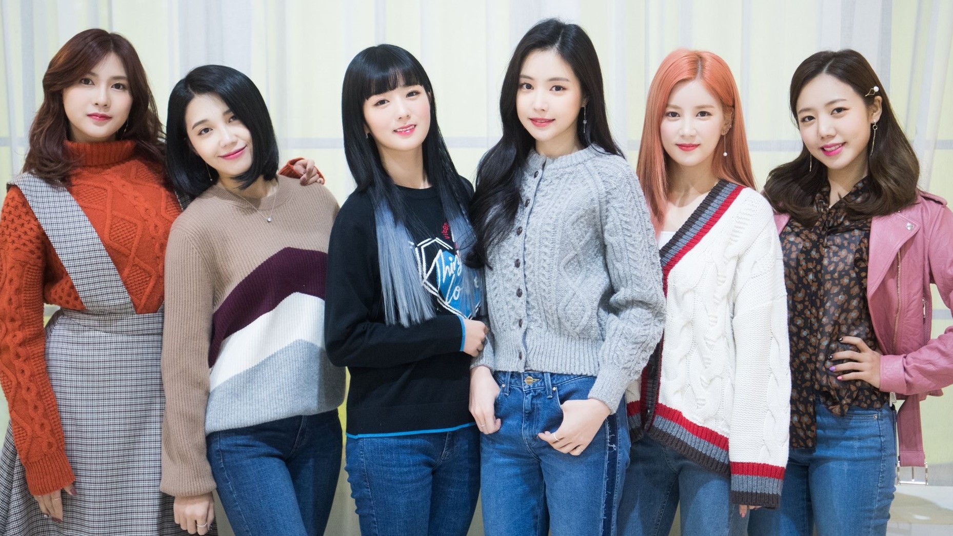 Apink members in cozy outfits during Eung Eung era; Dispatch x Naver photoshoot