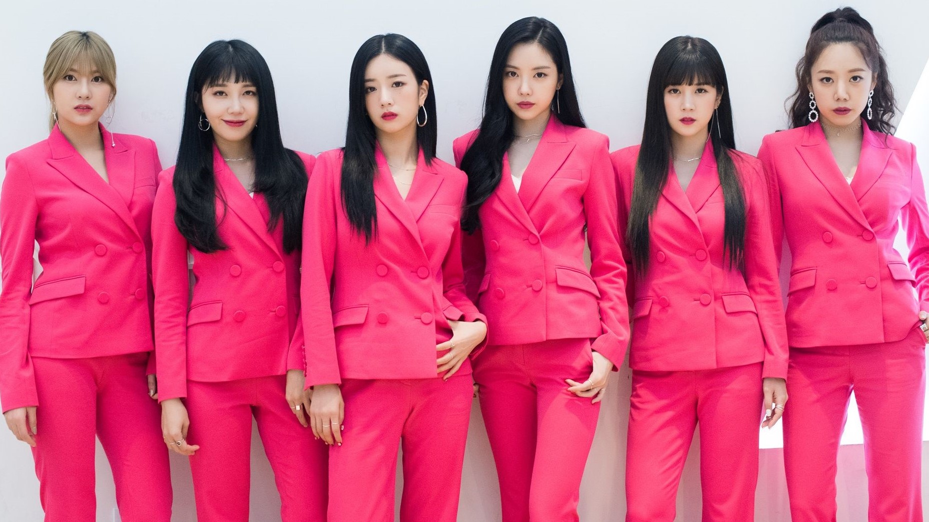 Apink members in pink suits for The Show; Dispatch x Naver photoshoot