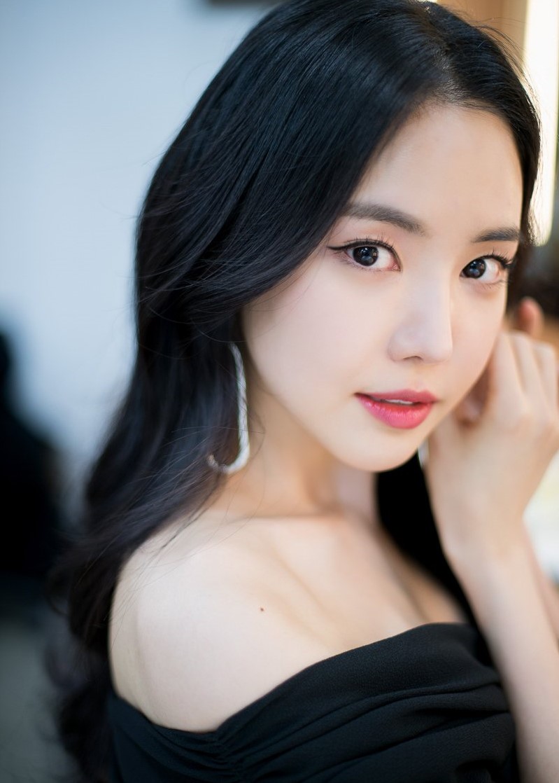 Son Naeun